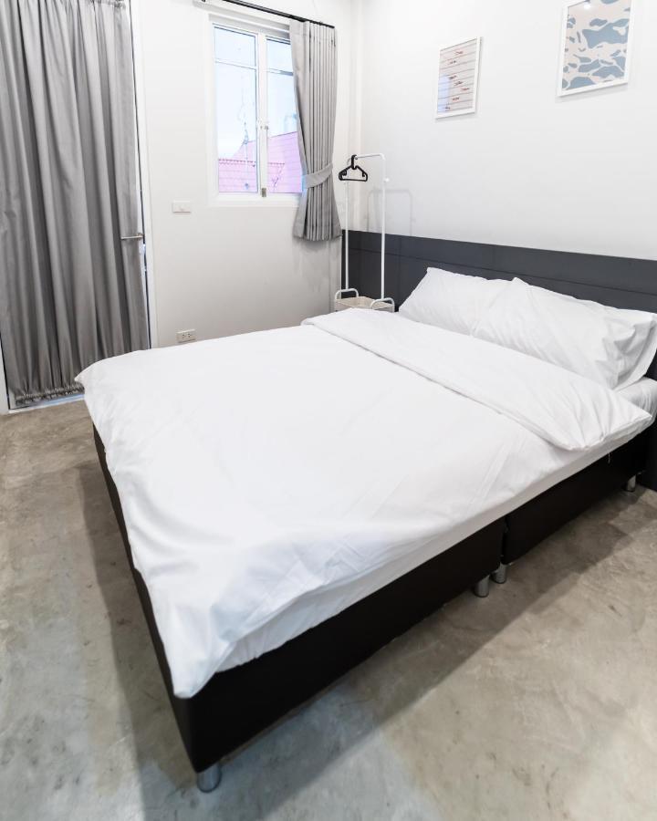 Pier 808 Hostel Бангкок Экстерьер фото